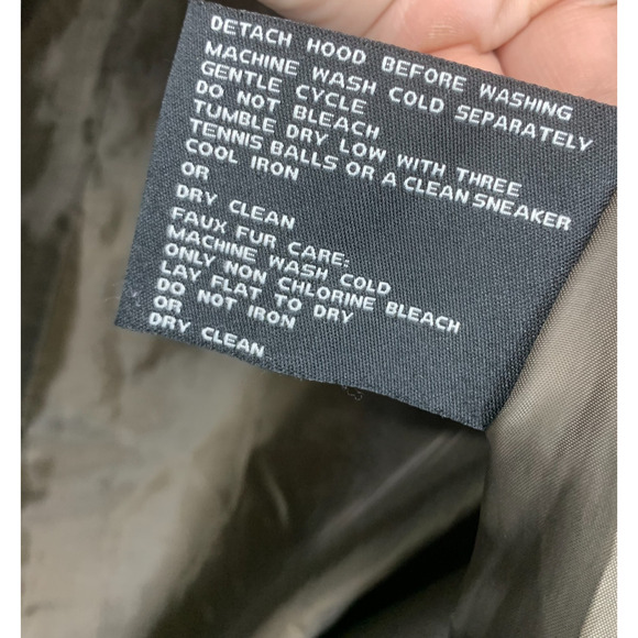 London Fog Women's Sz XL Down Fur Trim Zip Off Hood Quilted Puffer Jacket Parka - Picture 6 of 7